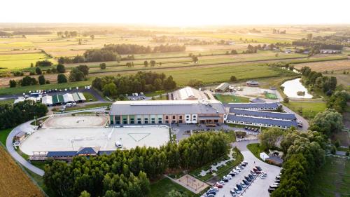 Salio Equisport Resort — hotel in Strykow