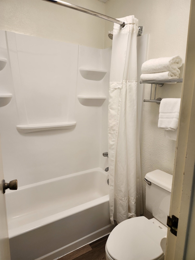 Inn at The Waterpark - photo 20