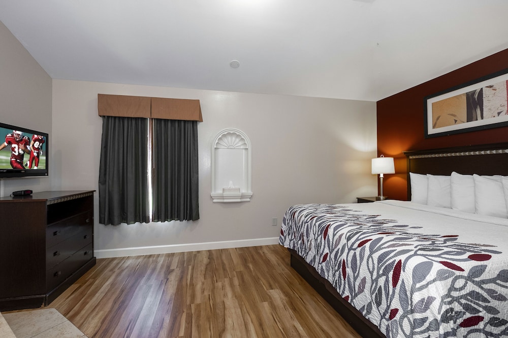 Red Roof Inn & Suites Wilson - photo 13
