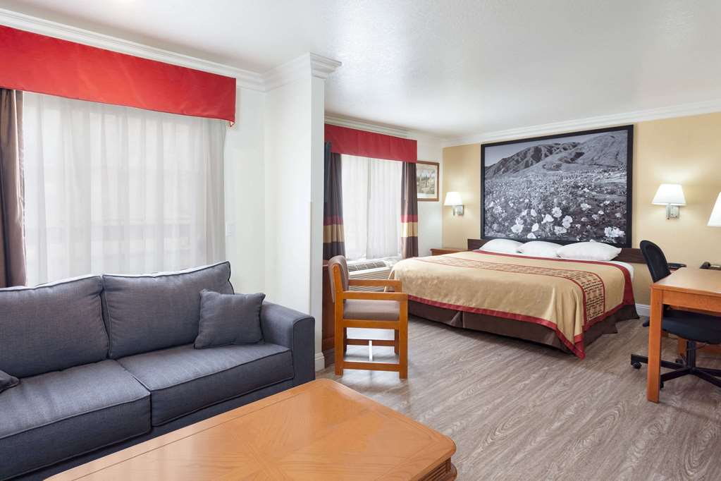 Super 8 by Wyndham Santa Clarita Valencia - photo 18