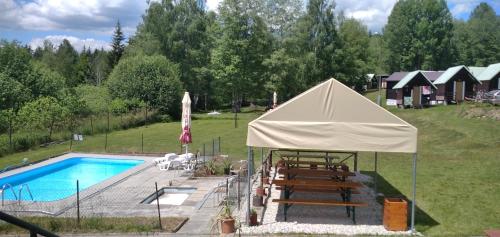Retro Kemp pod Boubínem — hotel in Strunkovice Nad Blanici