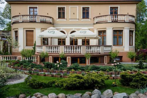 Pałac Ogrodowa — hotel in Tarnowskie Gory
