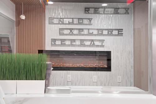 Tremont Hotel - photo 6