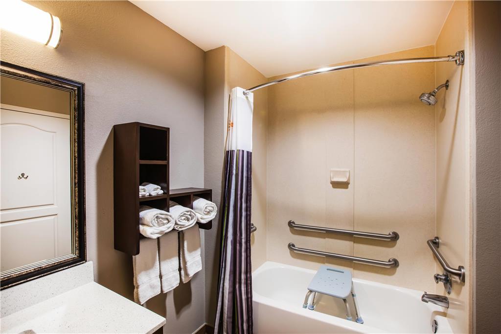 La Quinta Inn & Suites by Wyndham Baton Rouge Denham Springs - photo 16