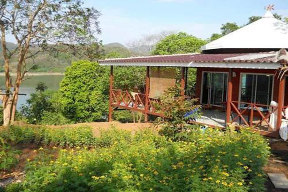 T and P Lake View in Kaeng Krachan, Thailand