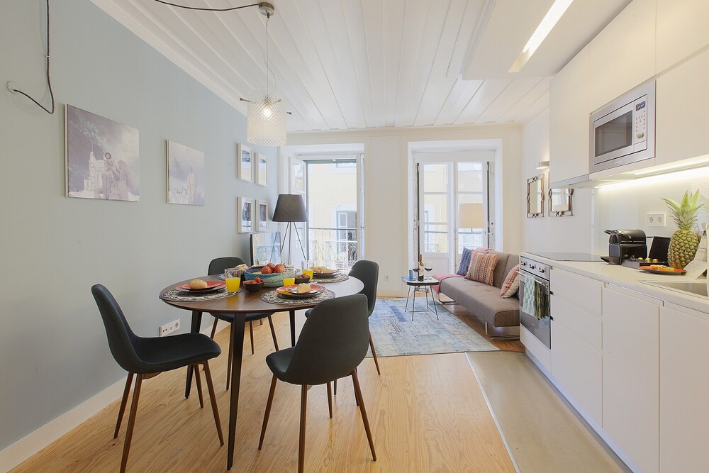 Sweet Inn Apartments Norte — 4-Star Luxury Hotel in Lisbon, Portugal