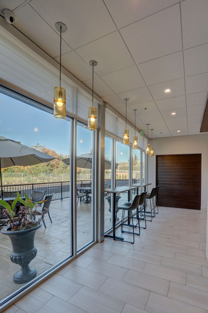 Holiday Inn Express & Suites Auburn Downtown an IHG Hotel - photo 5