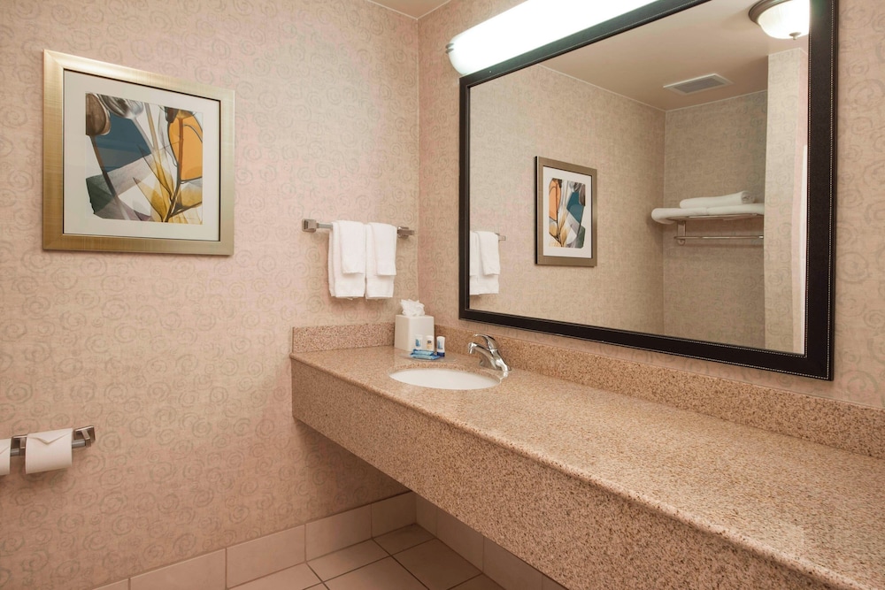 Fairfield Inn & Suites by Marriott El Centro - photo 19
