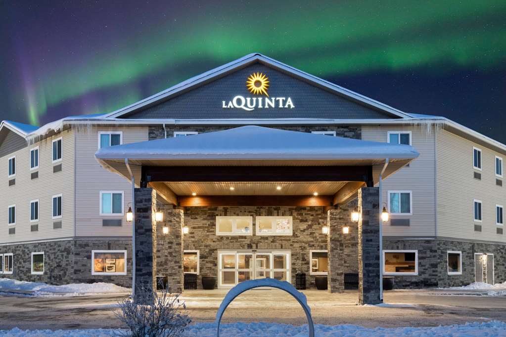 La Quinta Inn & Suites by Wyndham Fairbanks Airport - photo 4
