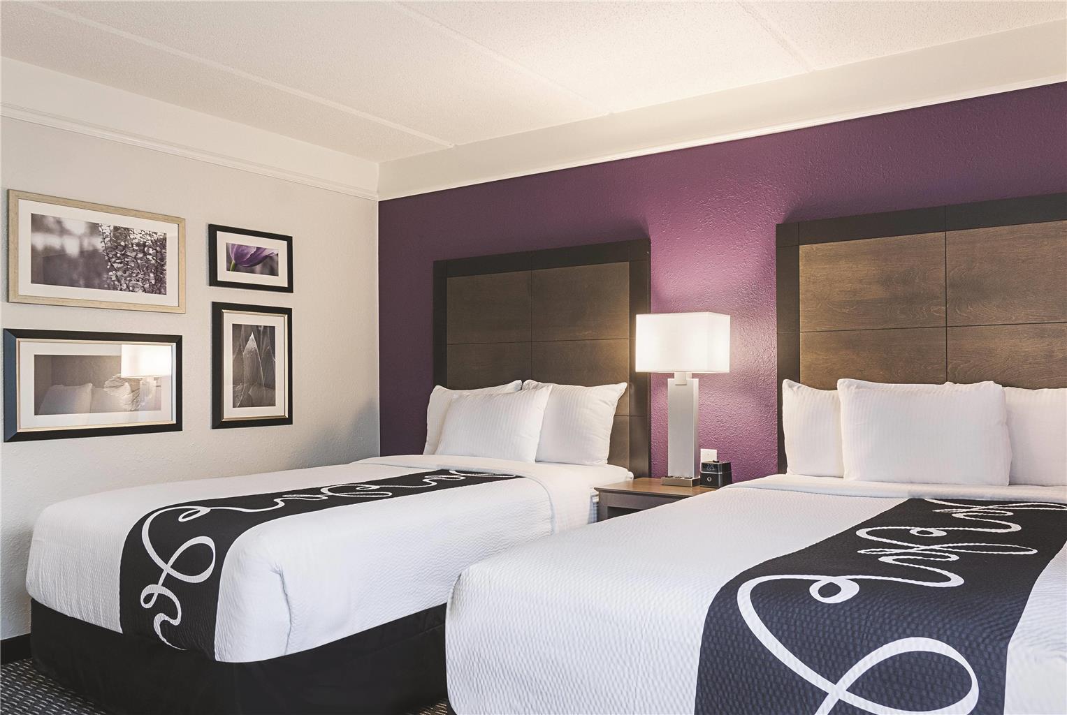 La Quinta Inn & Suites by Wyndham Atlanta Perimeter Medical - photo 16