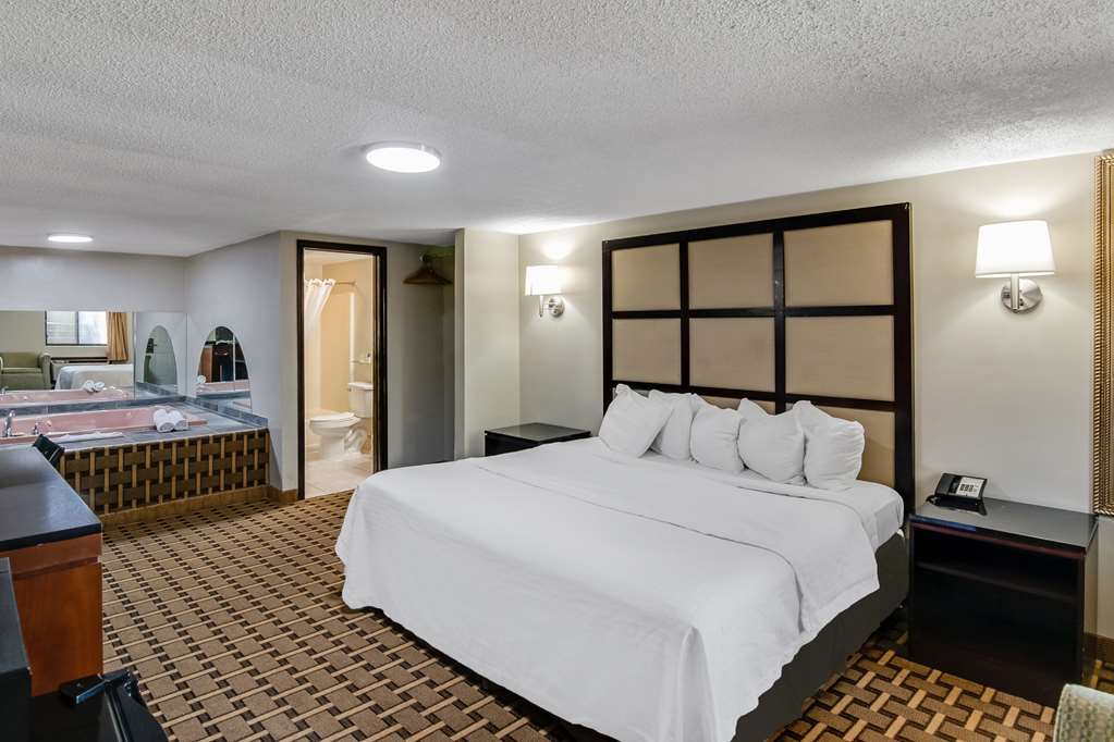 Americas Best Value Inn Torrington CT - photo 10