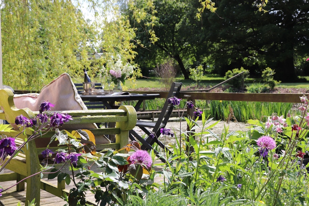 Low Farm Cottages — 4-Star Luxury Hotel in Diss, United Kingdom