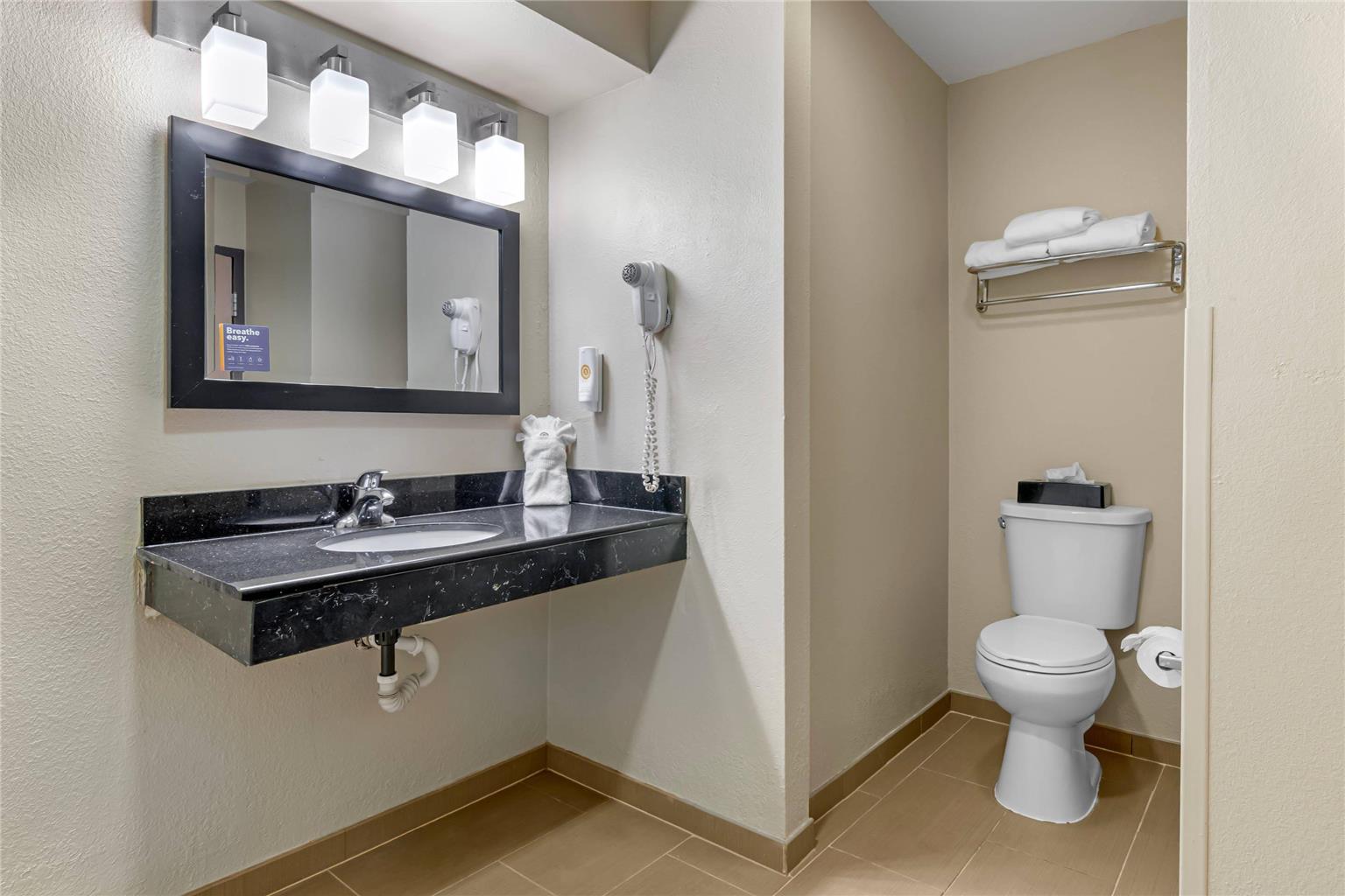 Comfort Inn & Suites Kansas City Northeast - photo 11