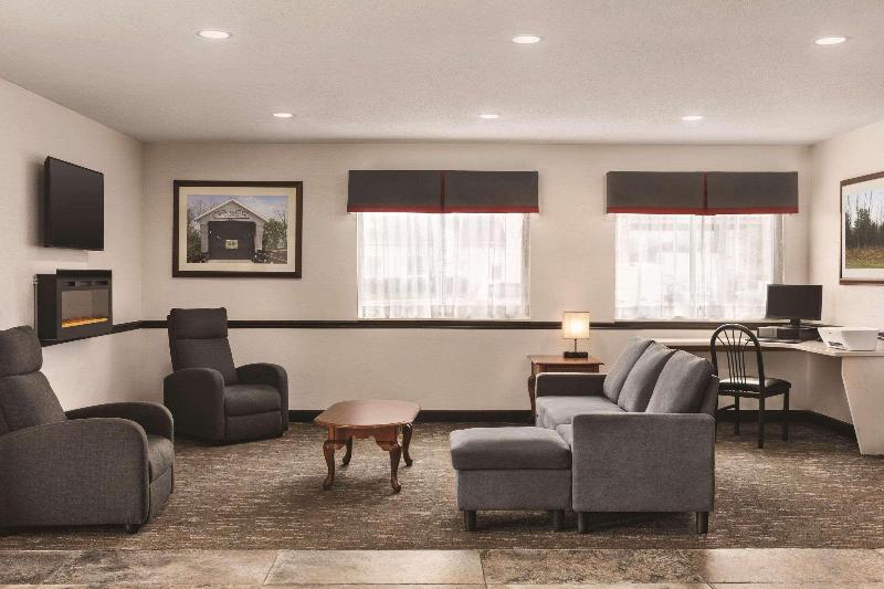 Wingate by Wyndham Auburn - photo 7