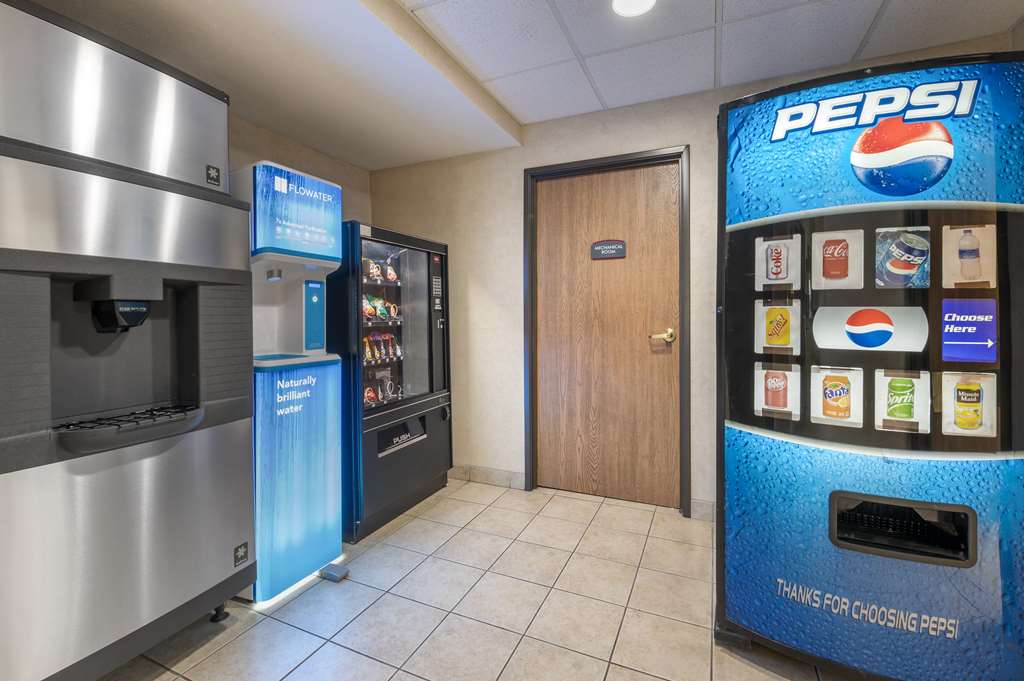 Best Western Plus Howe Inn - photo 40