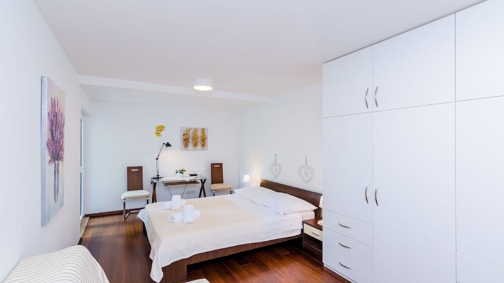 Blue Lagoon Apartment
