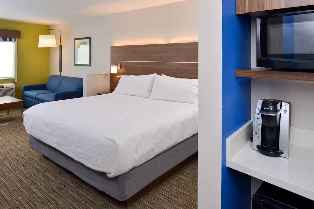 Holiday Inn Express & Suites Ottumwa by IHG - photo 15