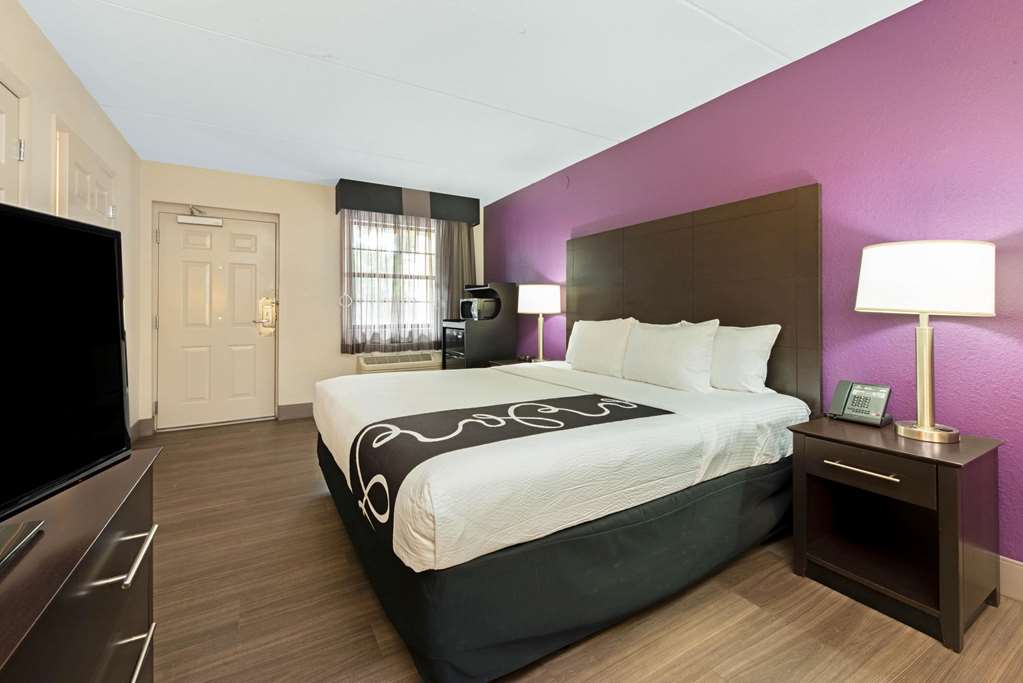La Quinta Inn by Wyndham Miami Airport North - photo 20