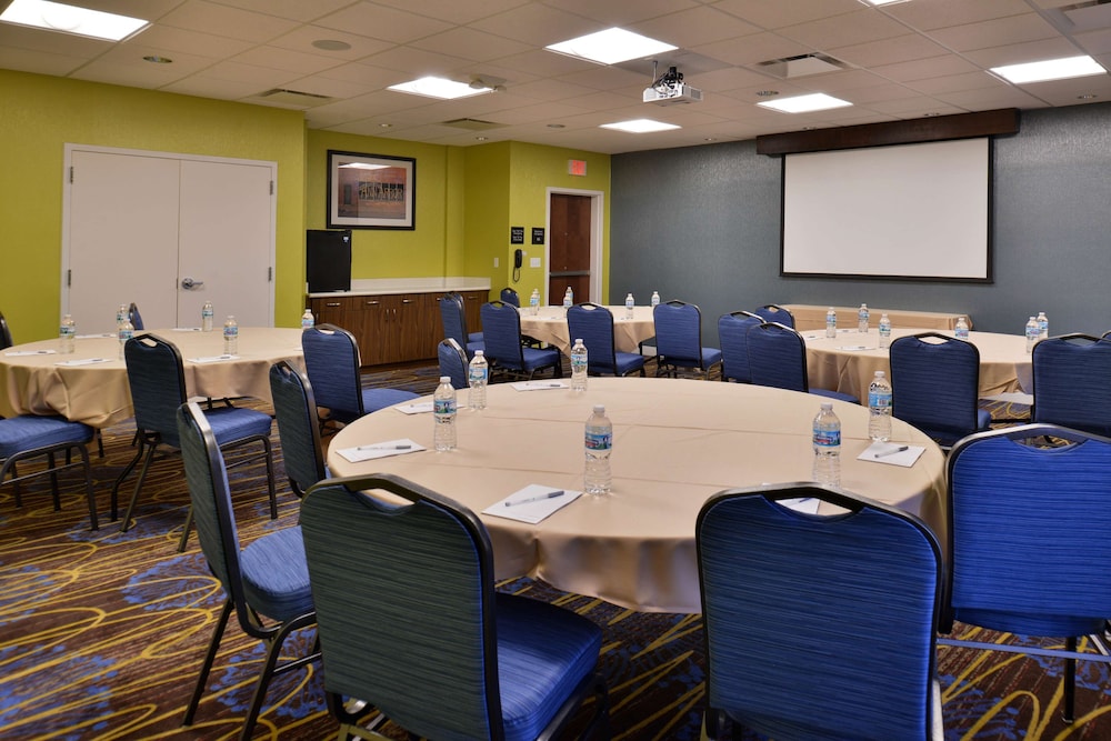 Hampton Inn & Suites Ann Arbor West - photo 53