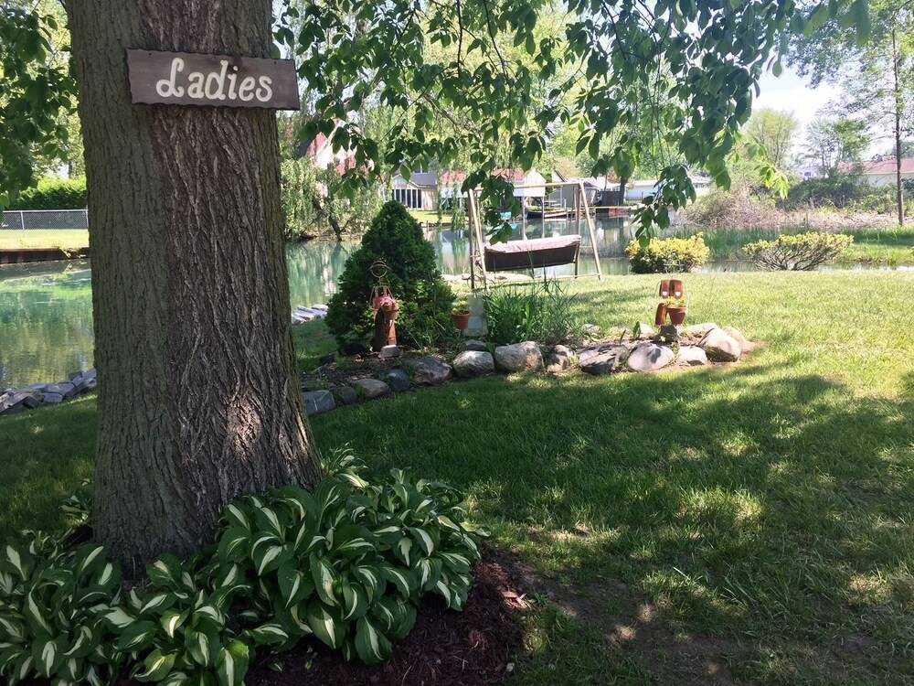 The Harsens Island Getaway Resort - photo 56