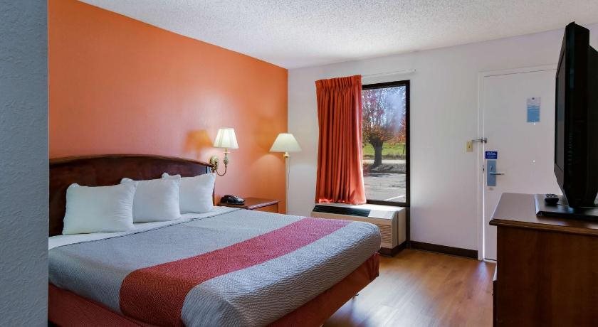 Motel 6 Holyoke MA — hotel in Holyoke