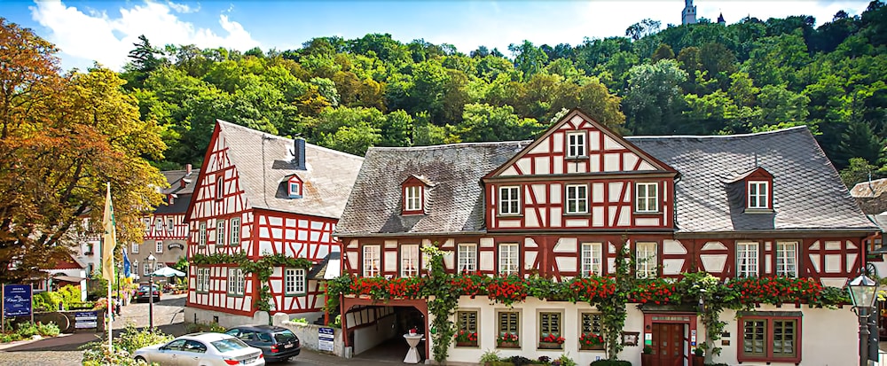 Hotel Landgasthof Zum Weissen Schwanen — 4-Star Luxury Hotel in Braubach, Germany