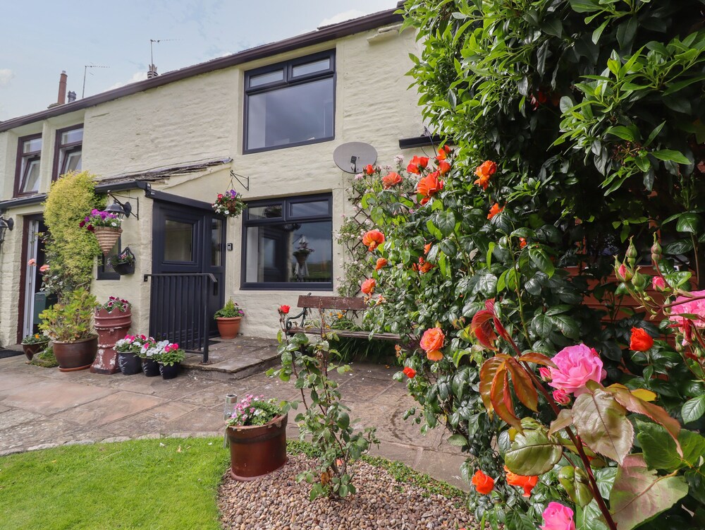 Sarah's Cottage — 4-Star Luxury Hotel in Keighley, United Kingdom