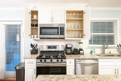 World Cup Sleeps 16 Near Stadium 7 BDR — Decatur — photo 5