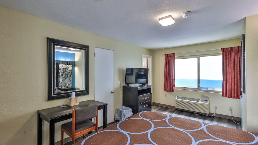 Driftwood Beach Motel - photo 49
