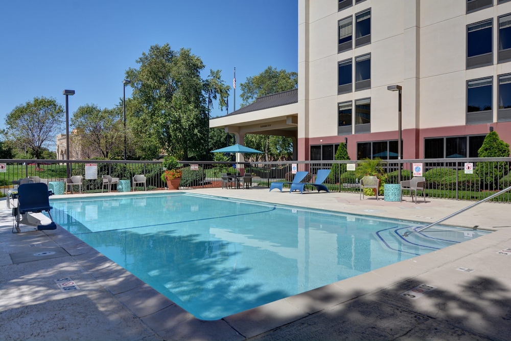 Hampton Inn Kansas City Overland Park - photo 33