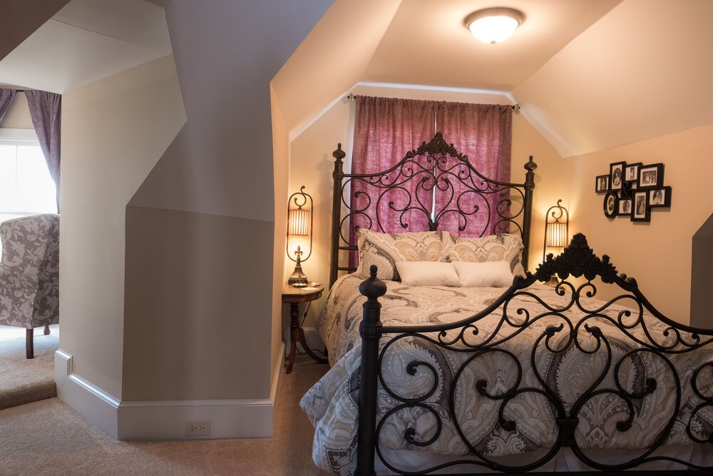 Dennison Street Inn Bed & Breakfast - photo 8