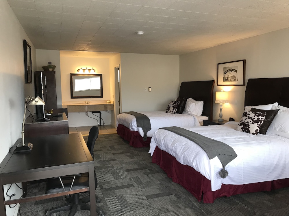 Country West Motel - photo 10