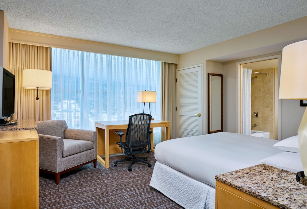 Hilton Los Angeles North Glendale & Executive Meeting Center - photo 8