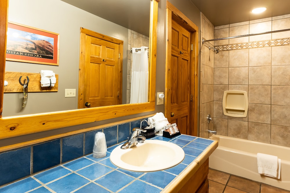 Red Cliffs Lodge - photo 39