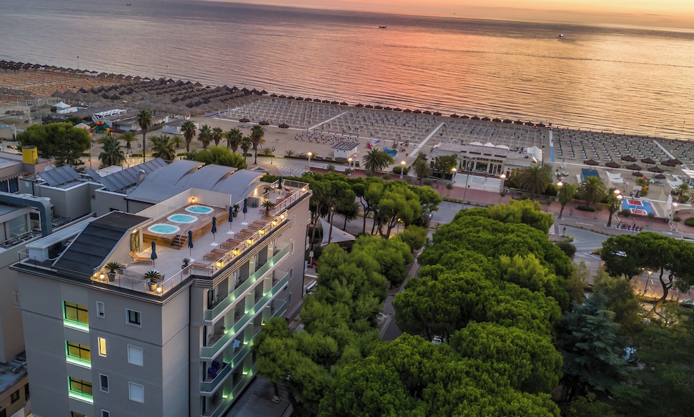 Hotel Cristallo - carbon neutral hotel in Giulianova