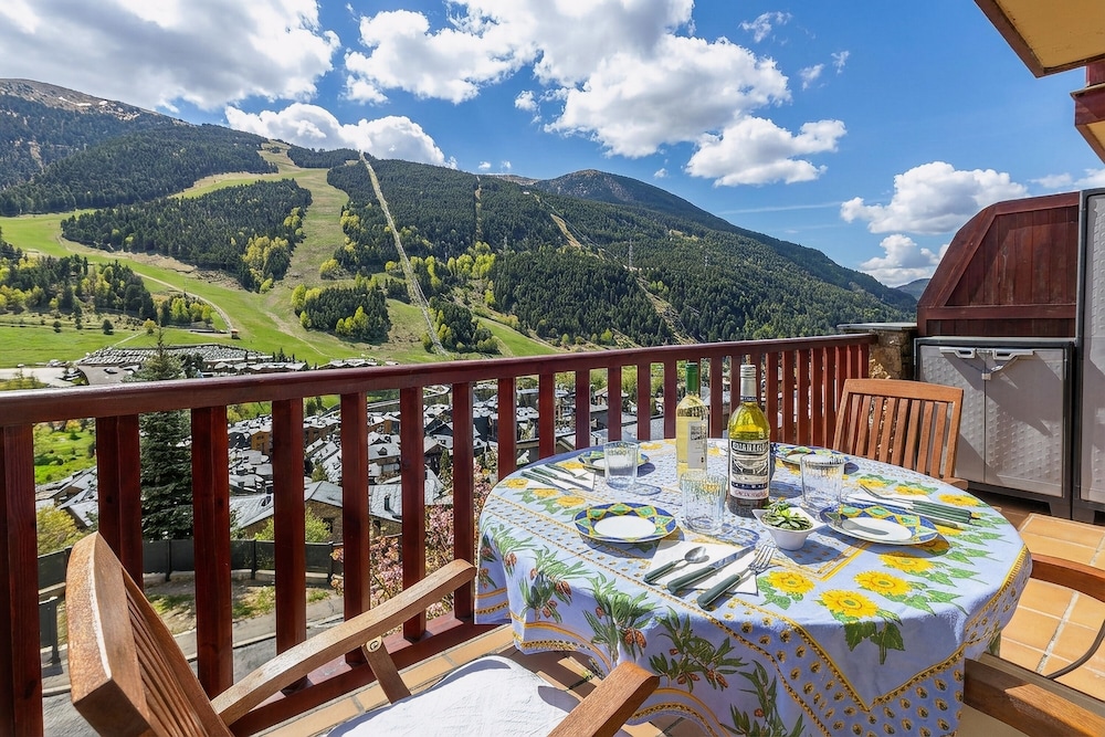 Andorra Stunning Views Apartment — 4-Star Luxury Hotel in El Tarter, Andorra