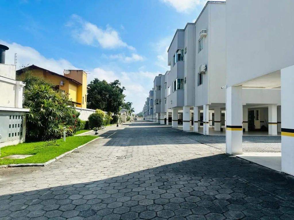 Apartamento em Bombas