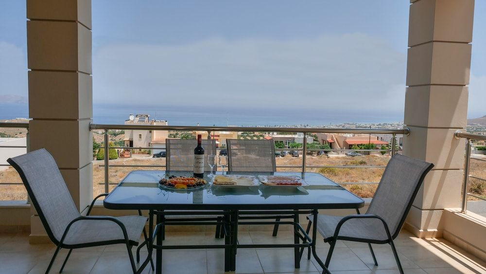 Azur Horizon Oceanview House — 4-Star Luxury Hotel in Kokkini Chani, Greece