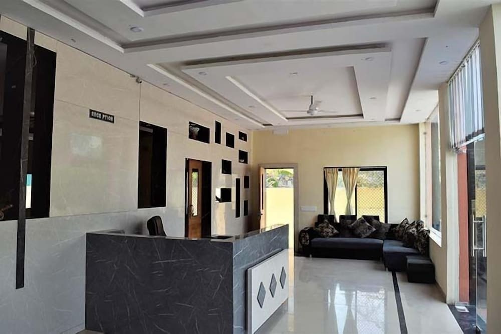 Hotel The Paradise - carbon neutral hotel in Sadri