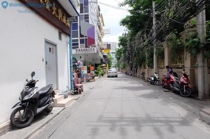 CBD Asoke Nana Ploenchit 2 mins to Terminal 21