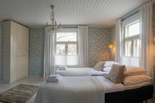 Villa Moisio puutaloidylliä Salon keskustassa — 4-Star Luxury Hotel in Salo, Finland