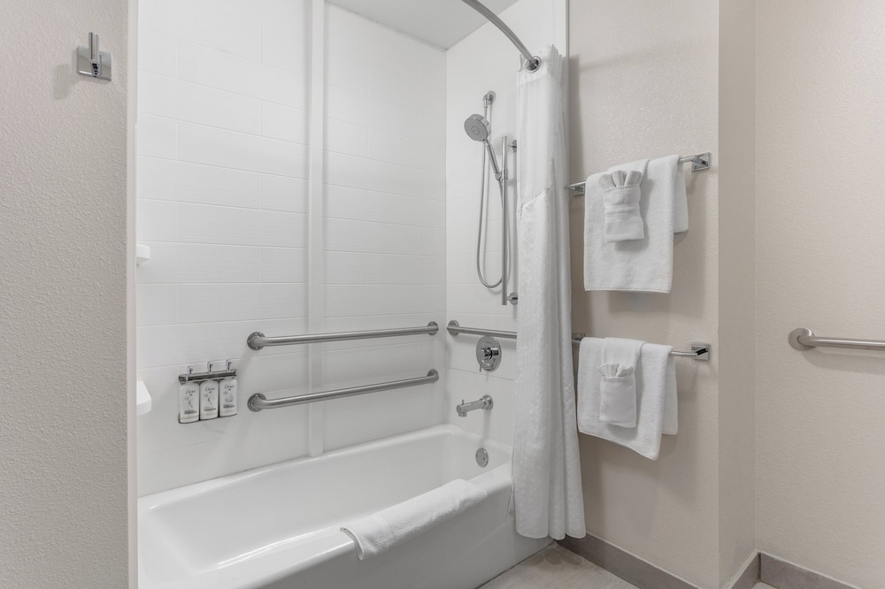 Holiday Inn Express Kearney by IHG - photo 21