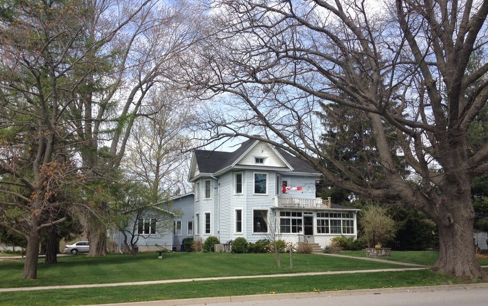 Blue Heron Getaway Bed & Breakfast — 4-Star Luxury Hotel in Chatham, Canada
