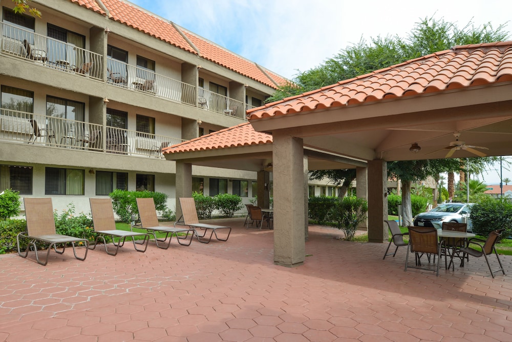 Holiday Inn Express Palm Desert by IHG - photo 31