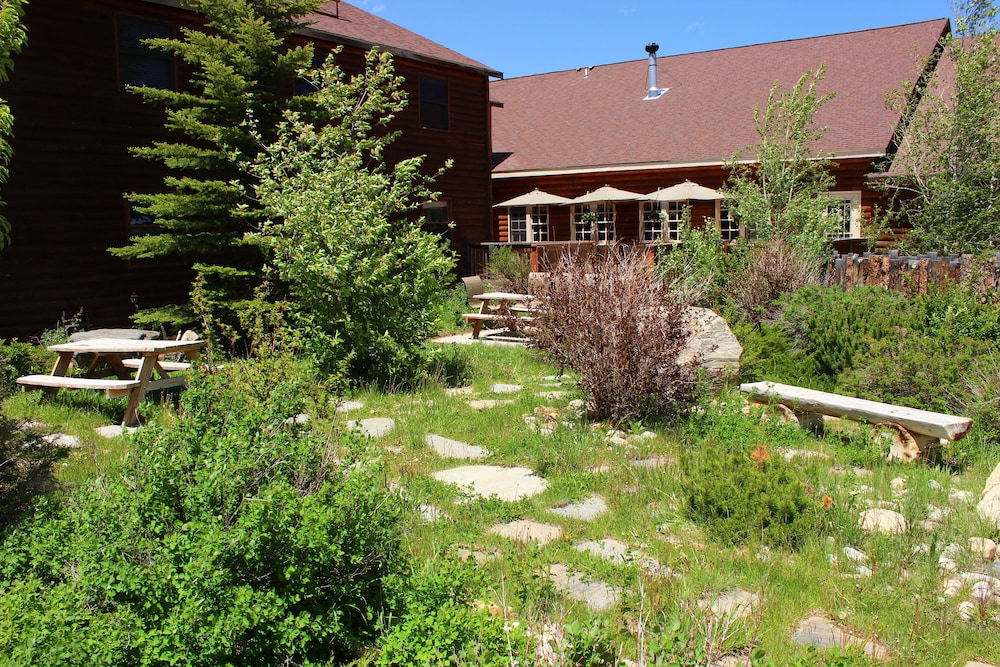 Old Corral Hotel & Steakhouse - photo 14