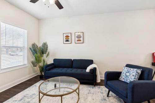 Alto L5 I Great For The Family I Pool I Parking — 4-Star Luxury Hotel in Clarksville, United States
