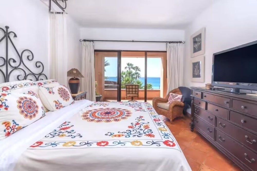 2BD Beach Front Luxury in Cabo in San Jose Del Cabo, Mexico
