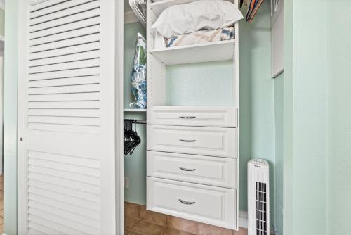 Majestic Beach Condo in Beachfront Resort in St Pete Beach - photo 21