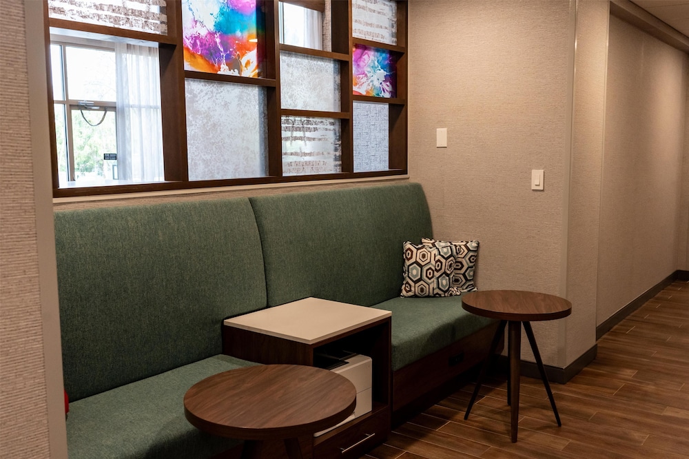 Hampton Inn & Suites Leesburg - photo 40