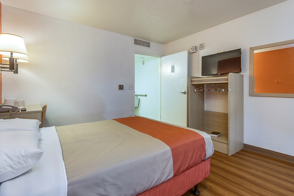 Motel 6 Phoenix North Bell Road - photo 13